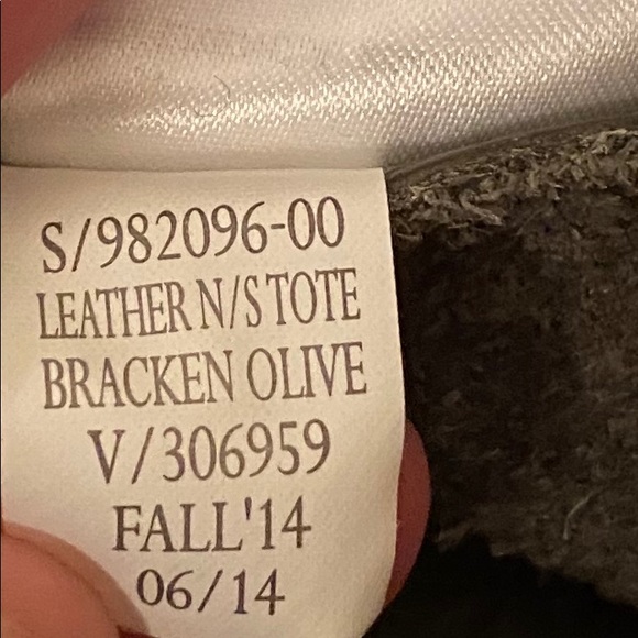 GAP Leather Tote - Picture 8 of 10